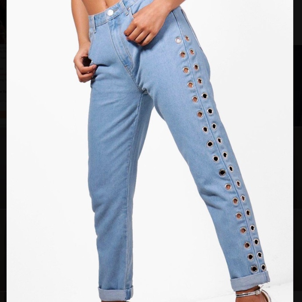 Boohoo Sophie High Waisted Eyelet Mom Jeans
